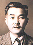 제 1 대 총장 사진